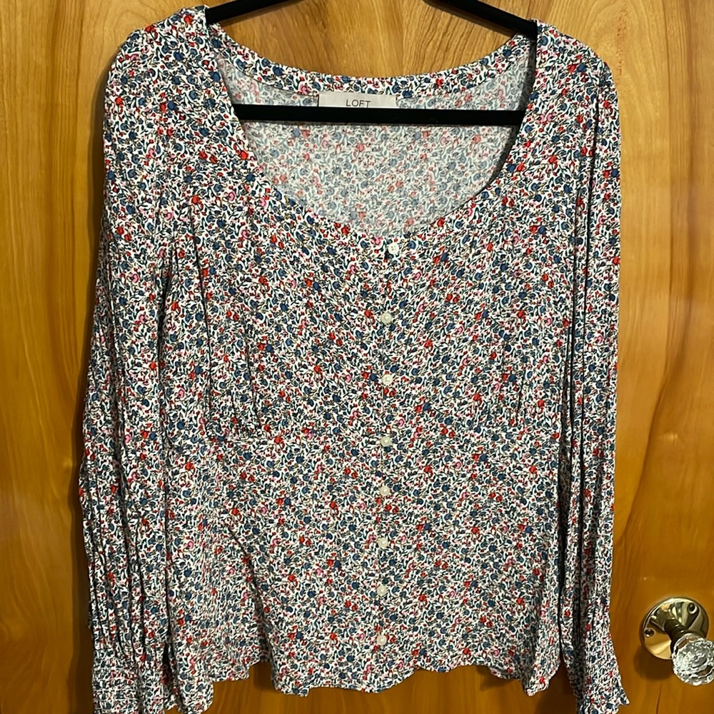 Floral long sleeve shirt. Loft. Size XL. Gently worn.